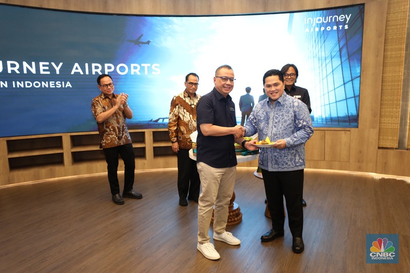 Peresmian Merger PT Angkasa Pura 1 dan PT Angkasa Pura 2 menjadi PT Angkasa Pura Indonesia, di kantor InJourney, Gedung Sarinah Lantai 14, Jakarta, Senin (9/9/2024). (CNBC Indonesia/Tri Susilo) Peresmian Merger PT Angkasa Pura 1 dan PT Angkasa Pura 2 menjadi PT Angkasa Pura Indonesia, di kantor InJourney, Gedung Sarinah Lantai 14, Jakarta, Senin (9/9/2024). (CNBC Indonesia/Tri Susilo)