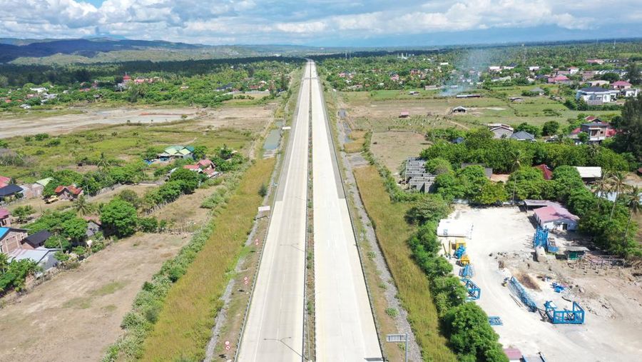 Presiden Joko Widodo (Jokowi) meresmikan empat ruas jalan tol Ruas Sigli-Banda Aceh Seksi 2 (Seulimeum – Jantho), Seksi 3 (Jantho – Indrapuri), Seksi 5 (Blang Bintang – Kuto Baro), dan Seksi 6 (Kuto Baro – Baitussalam), di Gerbang Tol Baitussalam, Provinsi Aceh, Senin (09/09/2024). (Dok.Hutama Karya)