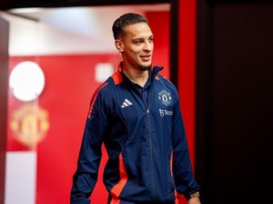 Diminati Fenerbahce, Antony Pilih Tetap di MU?