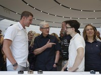 Bukan Cuma RI, Negara Asal Juga Minta Apple Bikin Pabrik iPhone