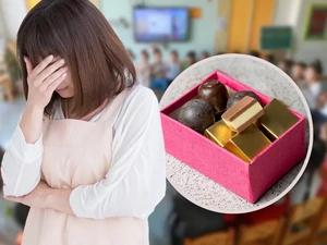 Duh! Kepala Sekolah Ini Dipecat Usai Dapat Hadiah Cokelat dari Murid