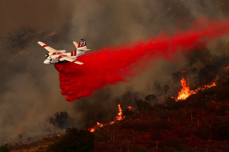 ebaran yang melanda perbukitan Trabuco di Orange County, California, Amerika Serikat (AS), Senin (9/9/2024). (REUTERS/Mike Blake)