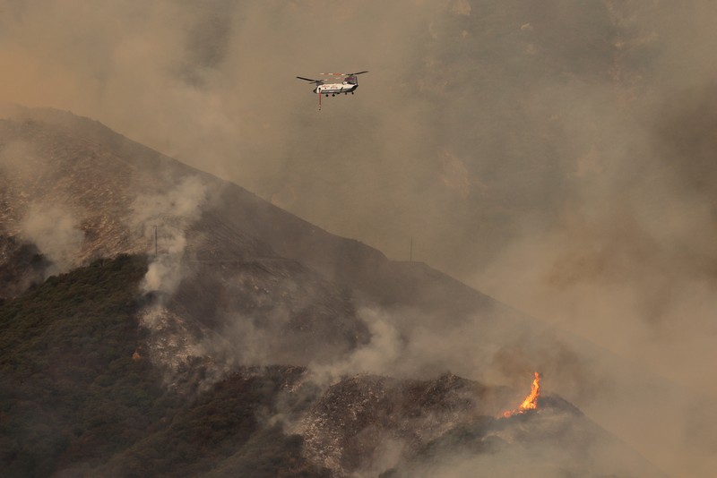 ebaran yang melanda perbukitan Trabuco di Orange County, California, Amerika Serikat (AS), Senin (9/9/2024). (REUTERS/Mike Blake) ebaran yang melanda perbukitan Trabuco di Orange County, California, Amerika Serikat (AS), Senin (9/9/2024). (REUTERS/Mike Blake)