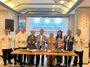 BPJPH Dorong Desainer Lokal Lirik Produksi Seragam Batik Haji