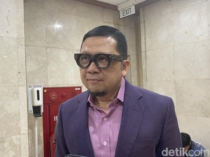 Ketua Komisi II DPR Dorong Perkuat MK, Singgung Amandemen Konstitusi