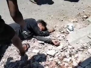 Kepergok Warga, Maling Motor di Gresik Babak Belur Dihajar Massa