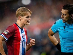 Odegaard Cedera, Arsenal Apes