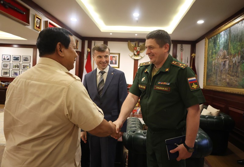 Menteri Pertahanan RI Prabowo Subianto menerima kunjungan kehormatan Duta Besar Federasi Rusia untuk Republik Indonesia, H.E. Mr. Sergei Gennadievich Tolchenov, di Kementerian Pertahanan, Jakarta, Senin (9/9/2024). (Dok. Kementerian Pertahanan) Menteri Pertahanan RI Prabowo Subianto menerima kunjungan kehormatan Duta Besar Federasi Rusia untuk Republik Indonesia, H.E. Mr. Sergei Gennadievich Tolchenov, di Kementerian Pertahanan, Jakarta, Senin (9/9/2024). (Dok. Kementerian Pertahanan)