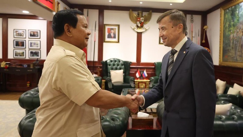 Menteri Pertahanan RI Prabowo Subianto menerima kunjungan kehormatan Duta Besar Federasi Rusia untuk Republik Indonesia, H.E. Mr. Sergei Gennadievich Tolchenov, di Kementerian Pertahanan, Jakarta, Senin (9/9/2024). (Dok. Kementerian Pertahanan)