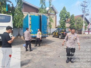 Pria Ditemukan Meninggal di Dalam Truk Boks Parkir di SPBU Wedarijaksa Pati
