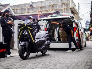 Bukan Pikap, Yamaha Nmax Turbo Ini Dikirim ke Konsumen Pakai Alphard