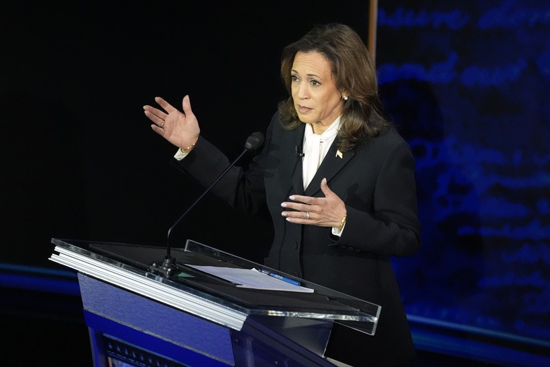 Calon presiden dari Partai Demokrat, Wakil Presiden Kamala Harris berbicara selama debat presiden dengan calon presiden dari Partai Republik, mantan Presiden Donald Trump di National Constitution Center, Selasa, 10 September 2024, di Philadelphia. Calon presiden dari Partai Demokrat, Wakil Presiden Kamala Harris berbicara selama debat presiden dengan calon presiden dari Partai Republik, mantan Presiden Donald Trump di National Constitution Center, Selasa, 10 September 2024, di Philadelphia. (AP Photo/Alex Brandon)
