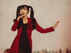 Ada DeadSquad Sampai GAC di Konser Lost in Harmony Isyana Sarasvati