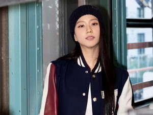 Jisoo BLACKPINK Gabung Warner Records Buat Proyek Solo AMORTAGE