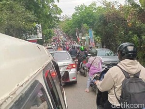 Niar Mengeluh Puspitek Arah Unpam Macet: Biasa 5 Menit Jadi 40 Menit