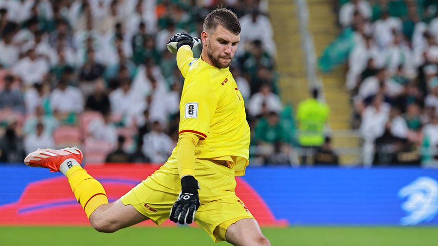 Maarten ‘Spider’ Paes: Kiper Jago & Bintang Timnas Indonesia
