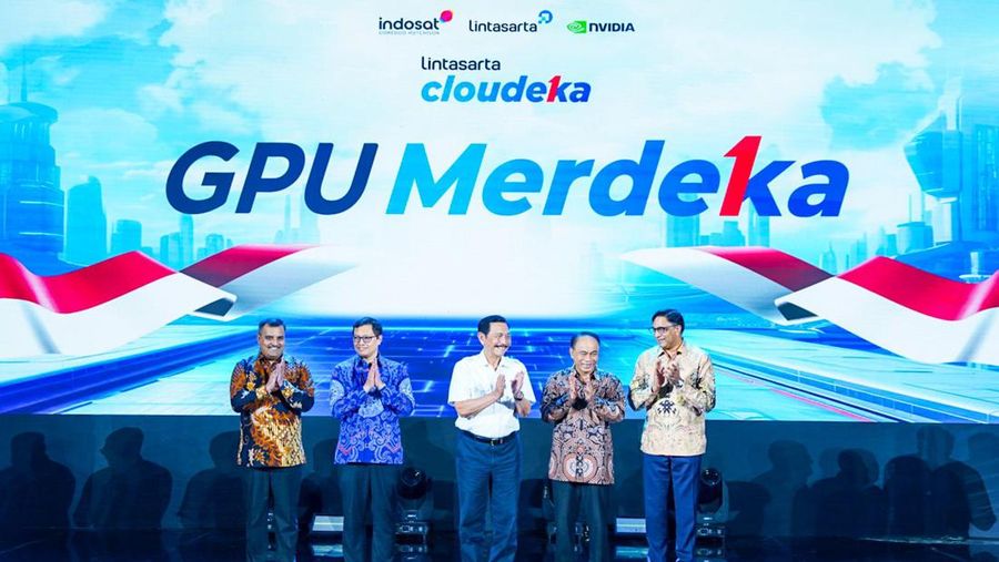 Menko Marves, Luhut Binsar Pandjaitan dan Menteri Kominfo, Budi Arie dalam acara GPU Merdeka. (Dok. Indosat)