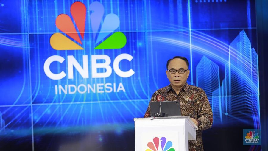 Menteri Kominfo, Budi Arie dalam CNBC Indonesia Data Center Industry Dialogue pada Rabu (11/9/2024). (CNBC Indonesia/Muhammad Sabki)