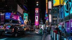 Gokil! Album Head, Head, Head Oslo Ibrahim Nongol di Times Square