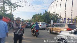 Kendaraan Mulai Padati JIS Jelang Konser Bruno Mars Sore Ini