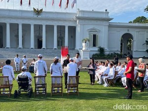 Jokowi Serahkan Bonus ke 14 Peraih Medali Paralimpiade, Ini Nominalnya