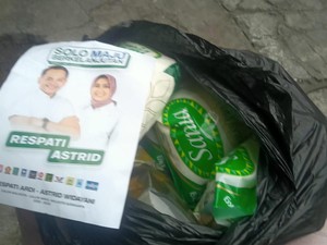 PDIP Adukan Blusukan Respati-Astrid Bareng Gibran Bagi-bagi Sembako ke Bawaslu