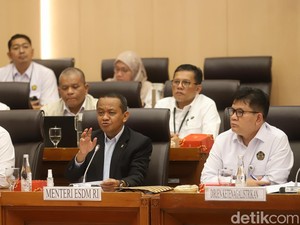Bahlil Bantah Keras Tony Fernandes soal Avtur RI Termahal
