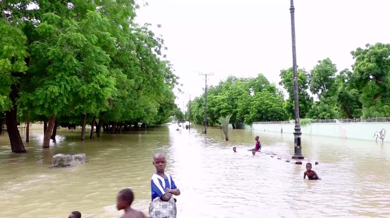 Banjir besar di Kota Maiduguri, timur laut Nigeria, menewaskan setidaknya 30 orang. Selain itu, 400 ribu warga lainnya terpaksa mengungsi. (Tangkapan Layar Video Reuters/)