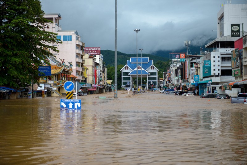 Foto udara menampilkan banjir akibat Topan Yagi yang melanda provinsi utara Chiang Rai, Thailand, Kamis (12/9/2024). (REUTERS/Anupong Intawong)