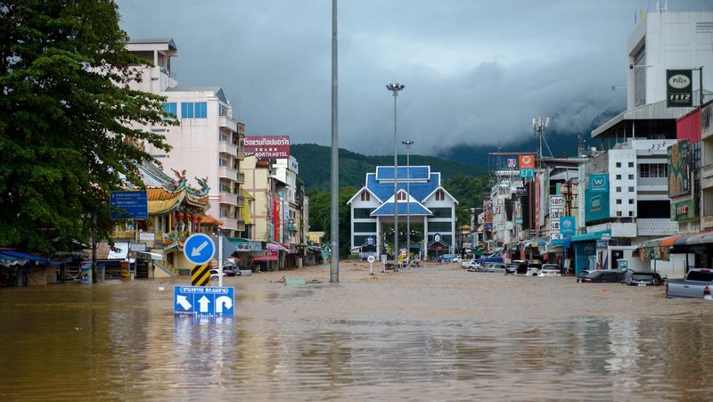 Foto udara menampilkan banjir akibat Topan Yagi yang melanda provinsi utara Chiang Rai, Thailand, Kamis (12/9/2024). (REUTERS/Anupong Intawong)