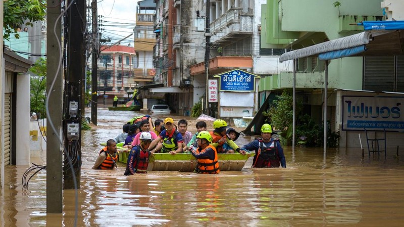 Foto udara menampilkan banjir akibat Topan Yagi yang melanda provinsi utara Chiang Rai, Thailand, Kamis (12/9/2024). (REUTERS/Anupong Intawong)