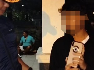 Bocah Pengemis Kedapatan Bawa iPhone di Kuta