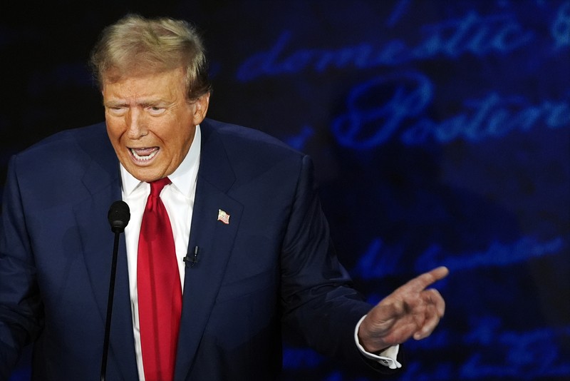 Calon presiden dari Partai Demokrat, Wakil Presiden Kamala Harris berbicara selama debat presiden dengan calon presiden dari Partai Republik, mantan Presiden Donald Trump di National Constitution Center, Selasa, 10 September 2024, di Philadelphia. Calon presiden dari Partai Demokrat, Wakil Presiden Kamala Harris berbicara selama debat presiden dengan calon presiden dari Partai Republik, mantan Presiden Donald Trump di National Constitution Center, Selasa, 10 September 2024, di Philadelphia. (AP Photo/Alex Brandon)