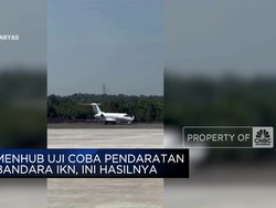 Video: Detik-Detik Pesawat Menhub Mendarat di IKN