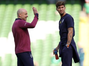 Bek Timnas Inggris: Lee Carsley Boleh Juga...