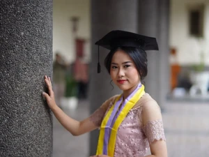 Lulus dari Kedokteran Hewan UGM di Usia 20 Tahun, Ini Sosok Mia