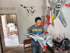 Bikin Pesawat Aeromodelling RC dari Stirofoam Bekas, Pria Bantul Panen Cuan