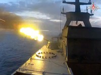 Rusia Kirim Kapal Perang & Lepaskan Artileri di Laut Jepang, Ada Apa?