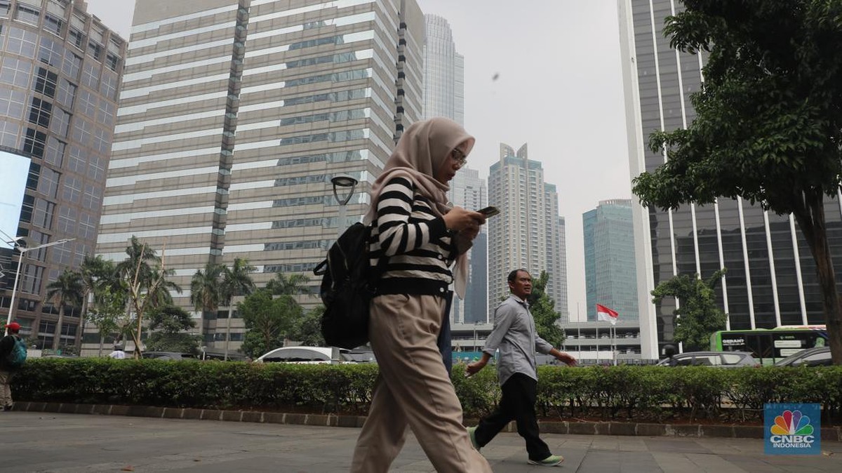 Pekerja RI Nangis Darah-Gaji Dipotong Lagi demi Iuran Pensiun Tambahan