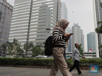 Pekerja RI Nangis Darah-Gaji Dipotong Lagi demi Iuran Pensiun Tambahan
