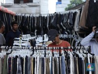 Deflasi 4 Bulan + Impor Barang Konsumsi Anjlok, Daya Beli Warga Aman?
