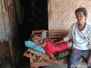Kemurahan Hati Keluarga Wastirah Mengasuh Sanudin yang Lumpuh