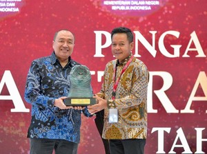 Rektor USU Raih Penghargaan Paritrana Awards 2024 dari Maruf Amin