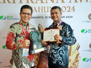 Bupati Bandung Raih Penghargaan Anugerah Paritrana Award 2024