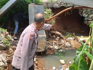 Jembatan di Jatiasih Terancam Ambrol, Warga Diimbau Cari Jalur Alternatif