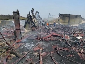 Penyebab Terbakarnya Pabrik Plastik di Gresik Gegara Ada yang Bakar Ilalang