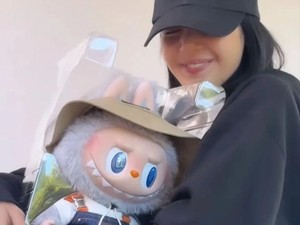 Mengenal Labubu, Gantungan Boneka Viral Gegara Dipakai Lisa BLACKPINK