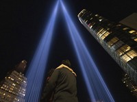 Potret 2 Cahaya Tembus Langit New York saat 11 September