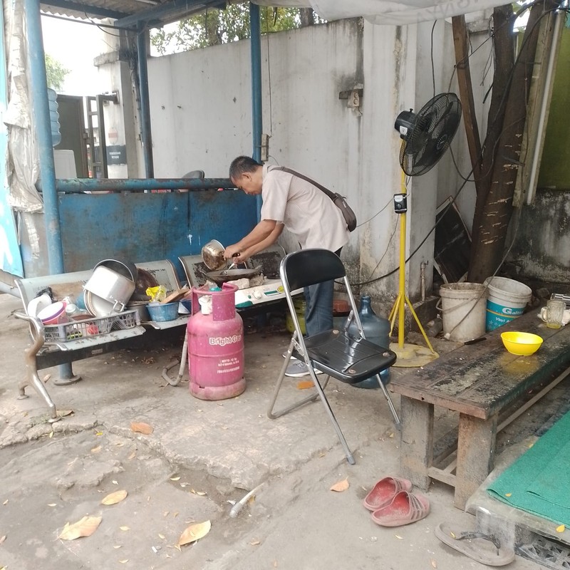 Penjagaan parik kompor gas Quantum di Kawasan Cikupa, Tangerang, Banten. (Dok. PUK Aditec Cakrawiyasa SPEE FSPMI) Penjagaan parik kompor gas Quantum di Kawasan Cikupa, Tangerang, Banten. (Dok. PUK Aditec Cakrawiyasa SPEE FSPMI)