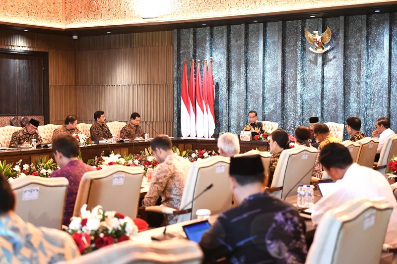 Presiden Joko Widodo kembali menggelar Sidang Kabinet Paripurna (SKP) di Ruang Sidang Kabinet, Istana Garuda, Ibu Kota Nusantara (IKN), pada Jumat, (13/9/2024). (Dok. Biro Pers Sekretariat Presiden)
